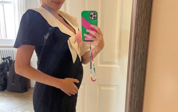 What’s Hot: Confident Kelly parades baby bump
