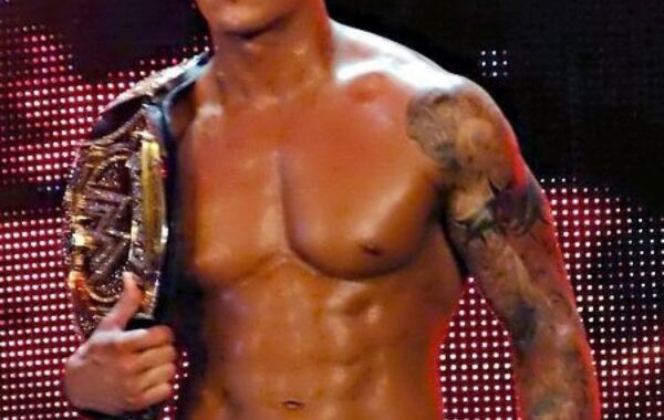 Fan attacks WWE Star in Cape Town!