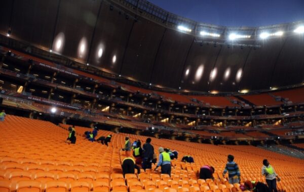 Brandy performs for empty stadium