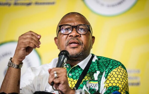 What’s Hot: Fikile Mbalula’s ‘nude’ pic drama