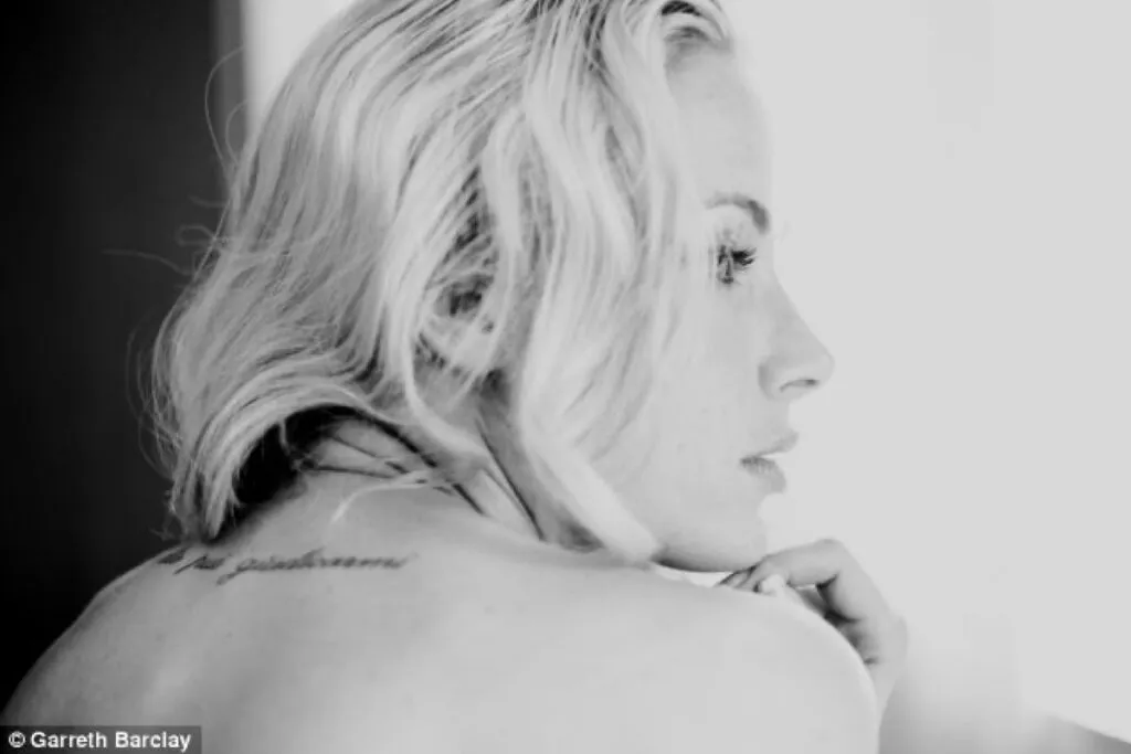 Semi-naked photos of Reeva Steenkamp emerge