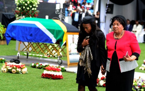 What’s Hot: Kelly Khumalo now welcomed at Senzo’s funeral