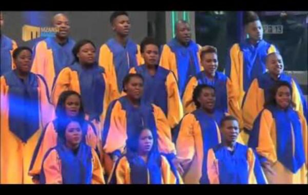 What’s Hot: Clash of the Choirs: Team JR take the crown