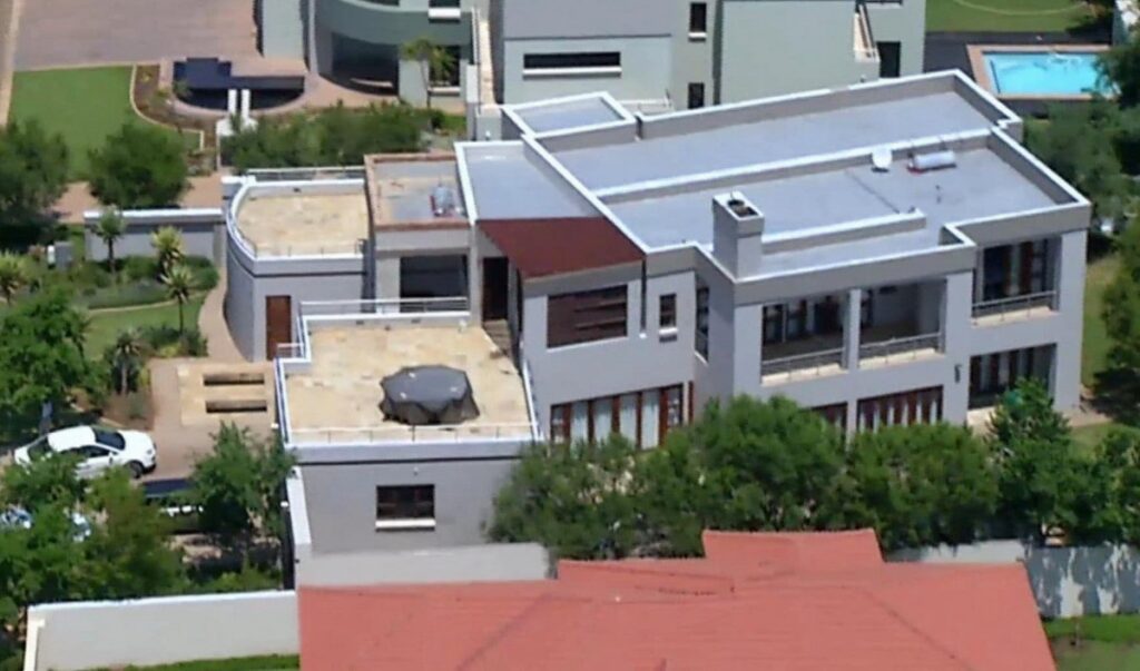 Oscar to sell home to cover legal costs