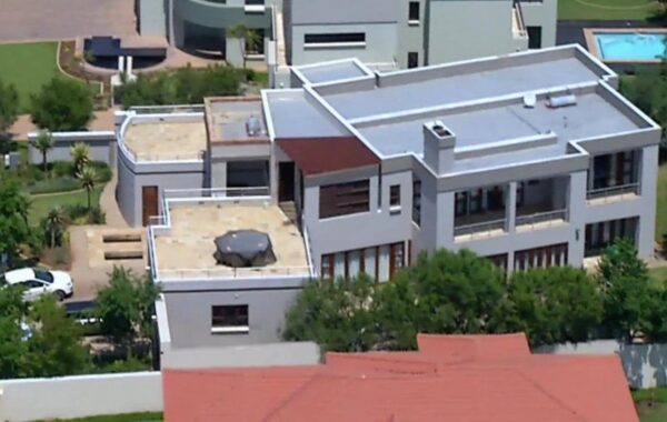 Oscar to sell home to cover legal costs