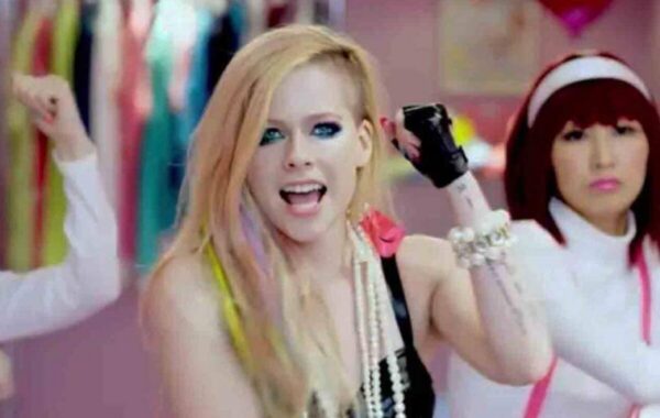 Avril Lavigne is NOT a racist and here’s why