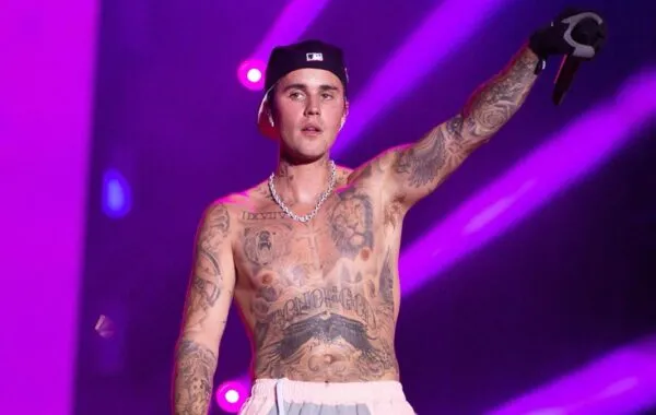 ZAlebs responds to the dumbest/best Bieber tweets