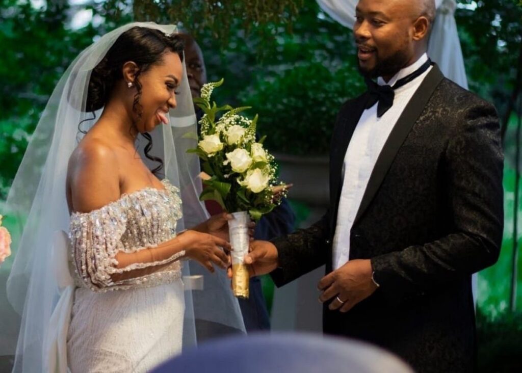 Phuti Khomo dating old white guy?