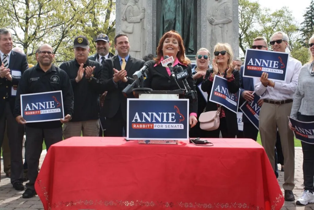 What’s Hot: Local celebs join the Annie campaign