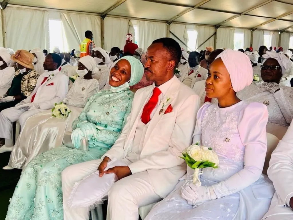 Reviews: OPW: Sbu and Lusanda tie the knot