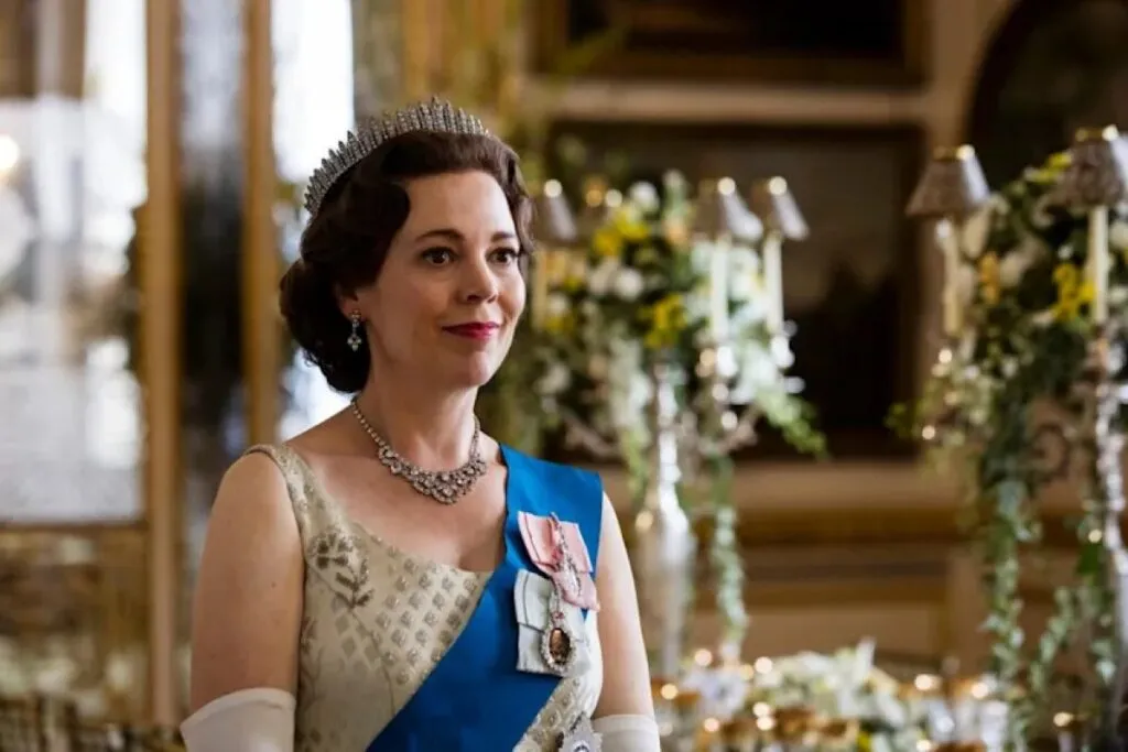 The Queen Cast Back At Work
