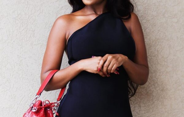 Vanessa Matsena Debuts Pregnancy