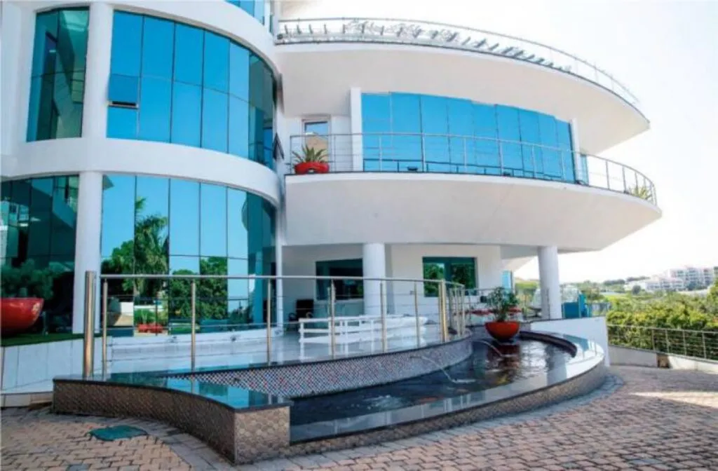 Shauwn Mkhize’s House – A Palace For The Queen