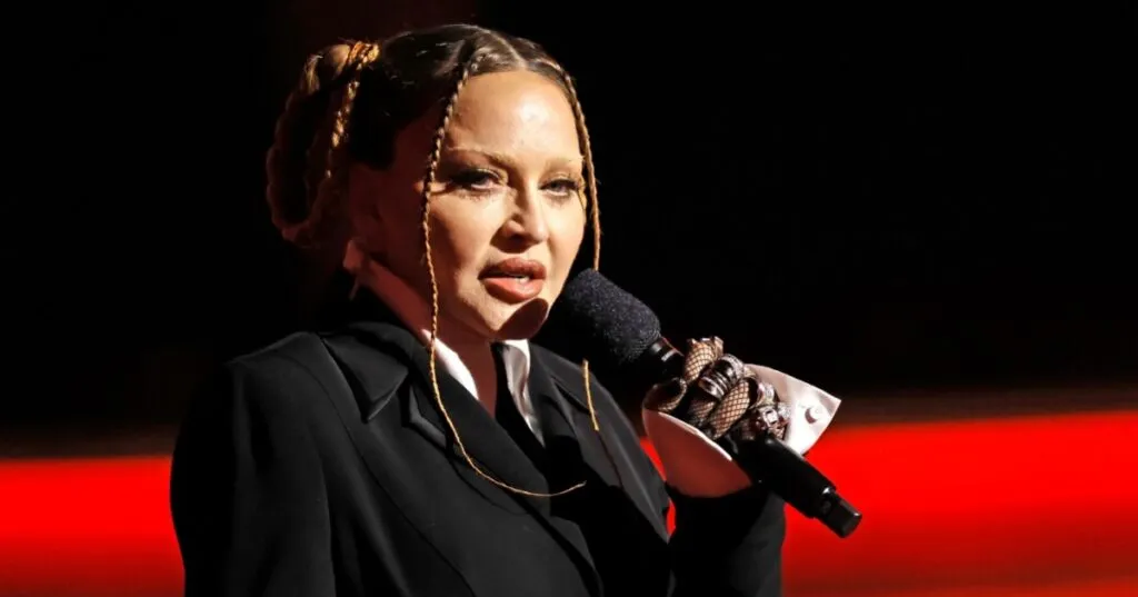 Fans Concerned Following Gospel Star’s Health Scare