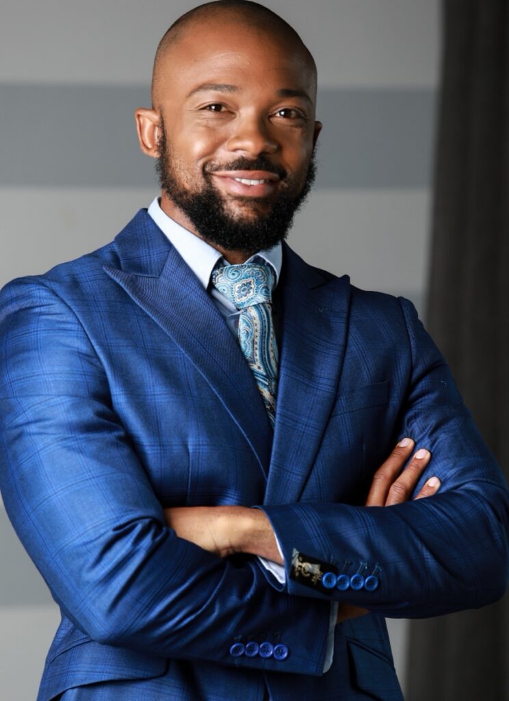 Say what?! People didn’t know that #TheQueenMzansi’s Tebogo is Fezile Makhanya